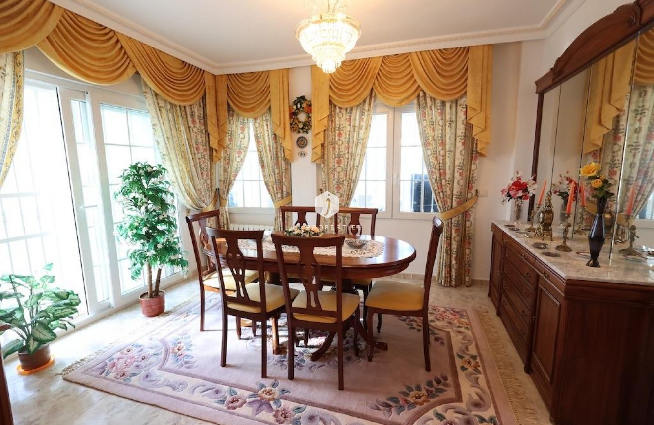 Z drugiej ręki - Villa -
Orihuela Costa - Costa Blanca