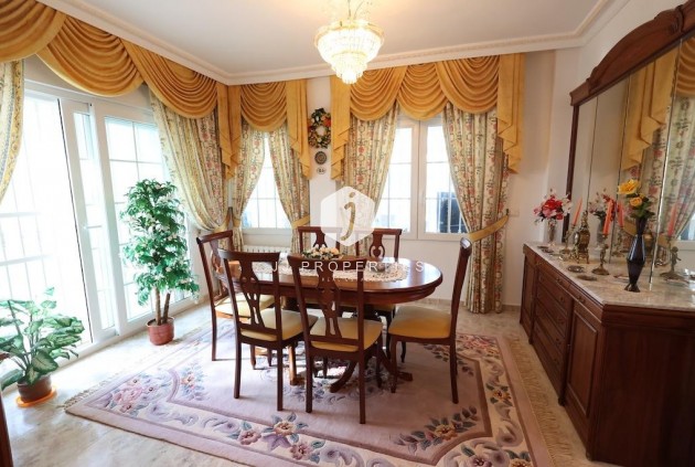 Z drugiej ręki - Villa -
Orihuela Costa - Costa Blanca