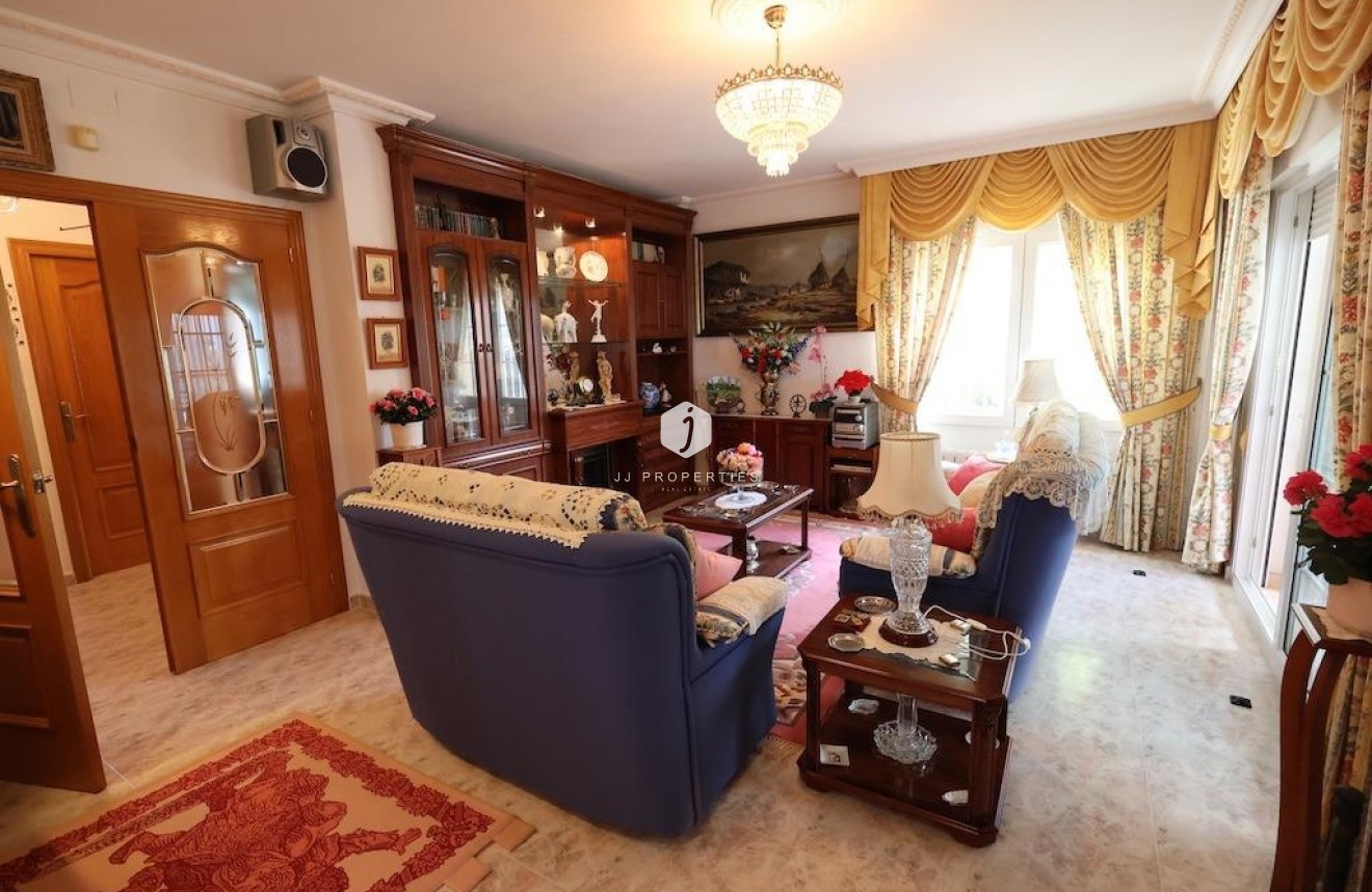 Z drugiej ręki - Villa -
Orihuela Costa - Costa Blanca