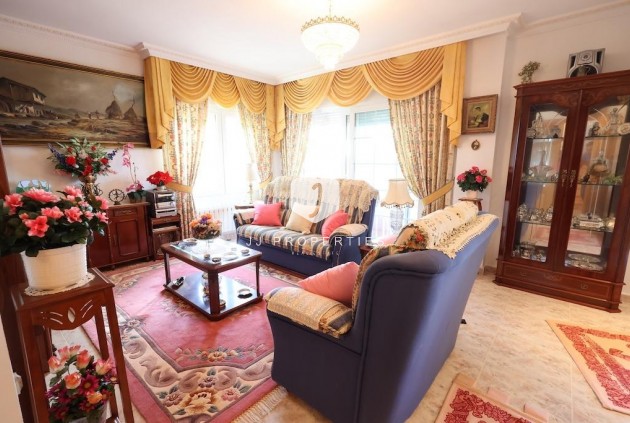 Z drugiej ręki - Villa -
Orihuela Costa - Costa Blanca