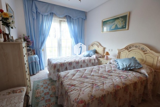 Z drugiej ręki - Villa -
Orihuela Costa - Costa Blanca