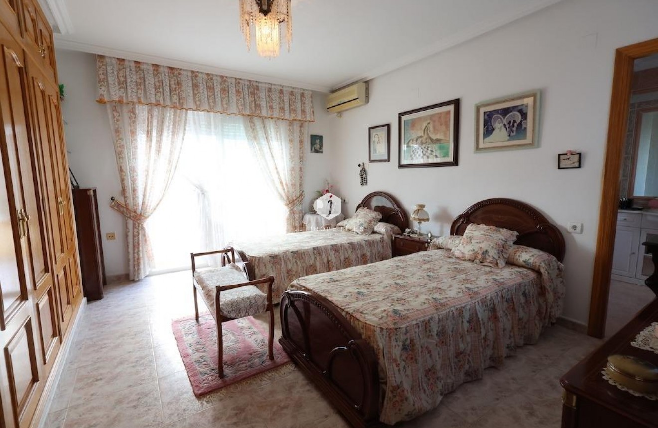 Z drugiej ręki - Villa -
Orihuela Costa - Costa Blanca