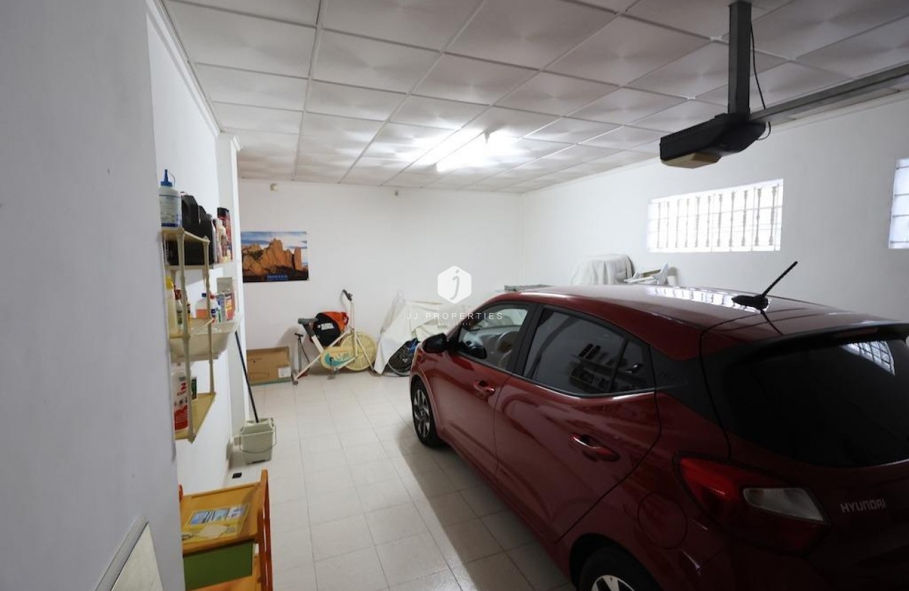 Z drugiej ręki - Villa -
Orihuela Costa - Costa Blanca