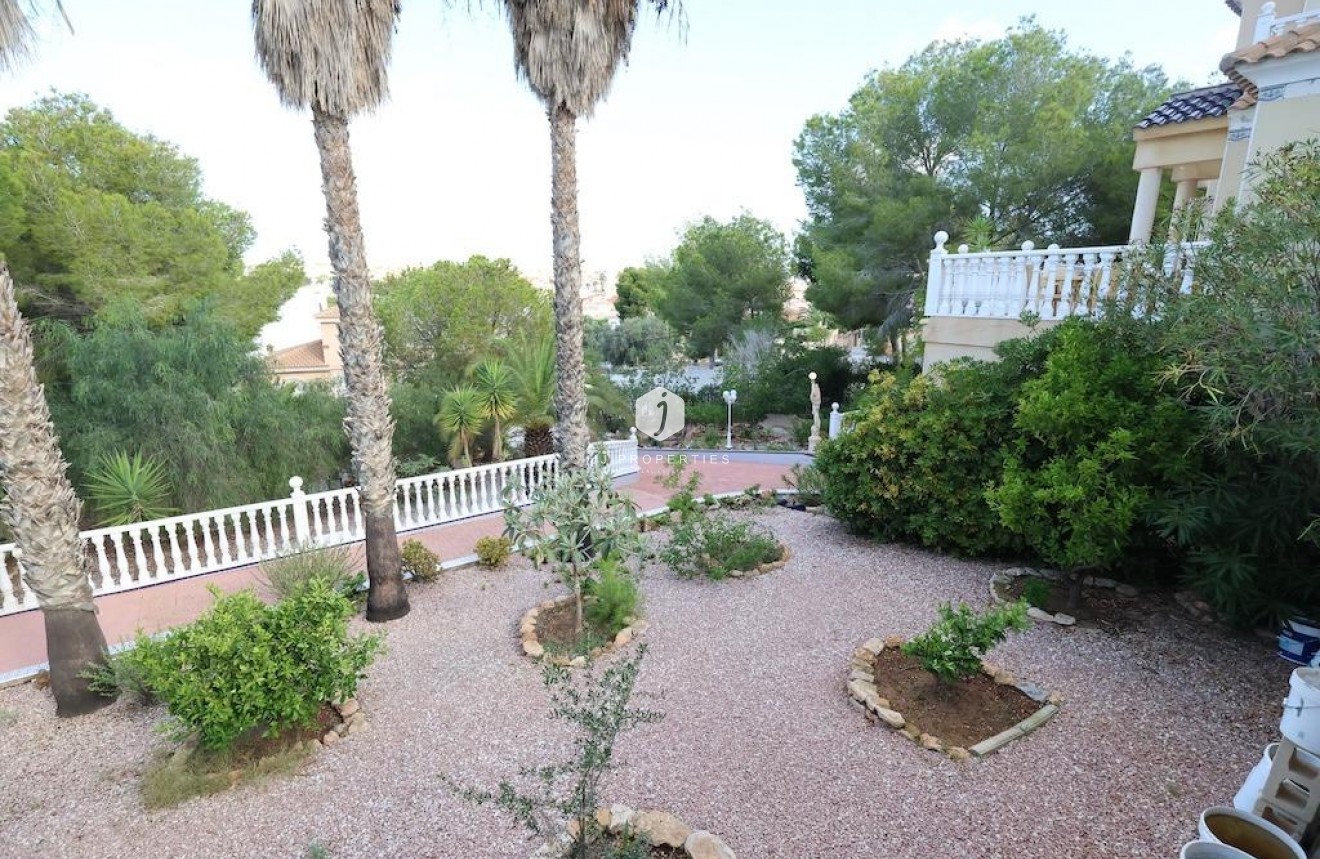 Z drugiej ręki - Villa -
Orihuela Costa - Costa Blanca