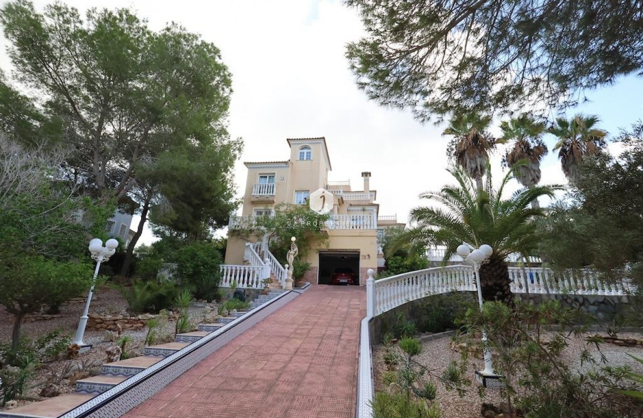 Z drugiej ręki - Villa -
Orihuela Costa - Costa Blanca