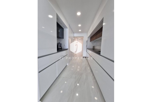 Z drugiej ręki - Mieszkanie w bloku -
Torrevieja - Centro