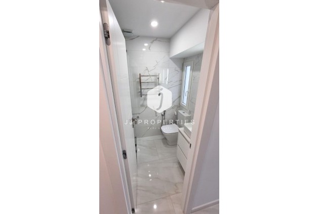 Z drugiej ręki - Mieszkanie w bloku -
Torrevieja - Centro