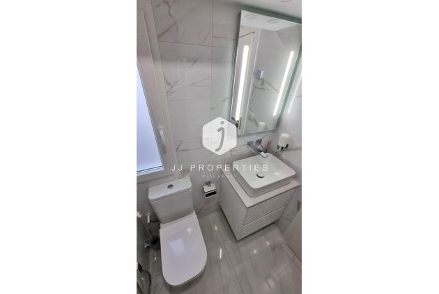 Z drugiej ręki - Mieszkanie w bloku -
Torrevieja - Centro