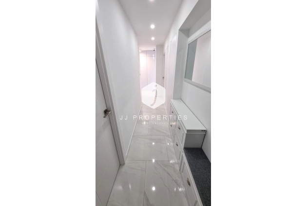 Z drugiej ręki - Mieszkanie w bloku -
Torrevieja - Centro