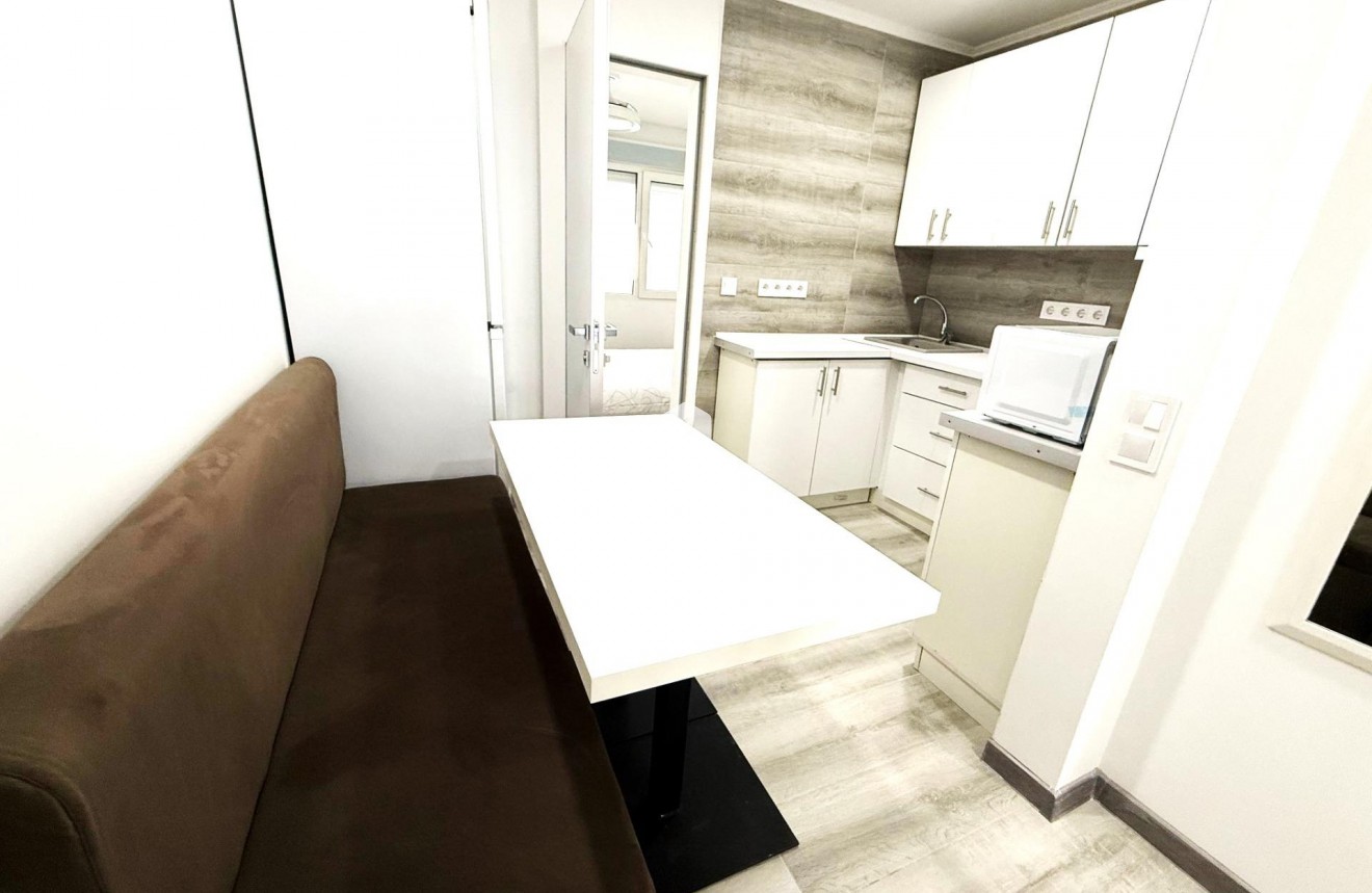 Z drugiej ręki - Dupleks -
Torrevieja - Centro