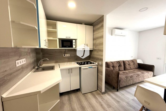 Z drugiej ręki - Dupleks -
Torrevieja - Centro