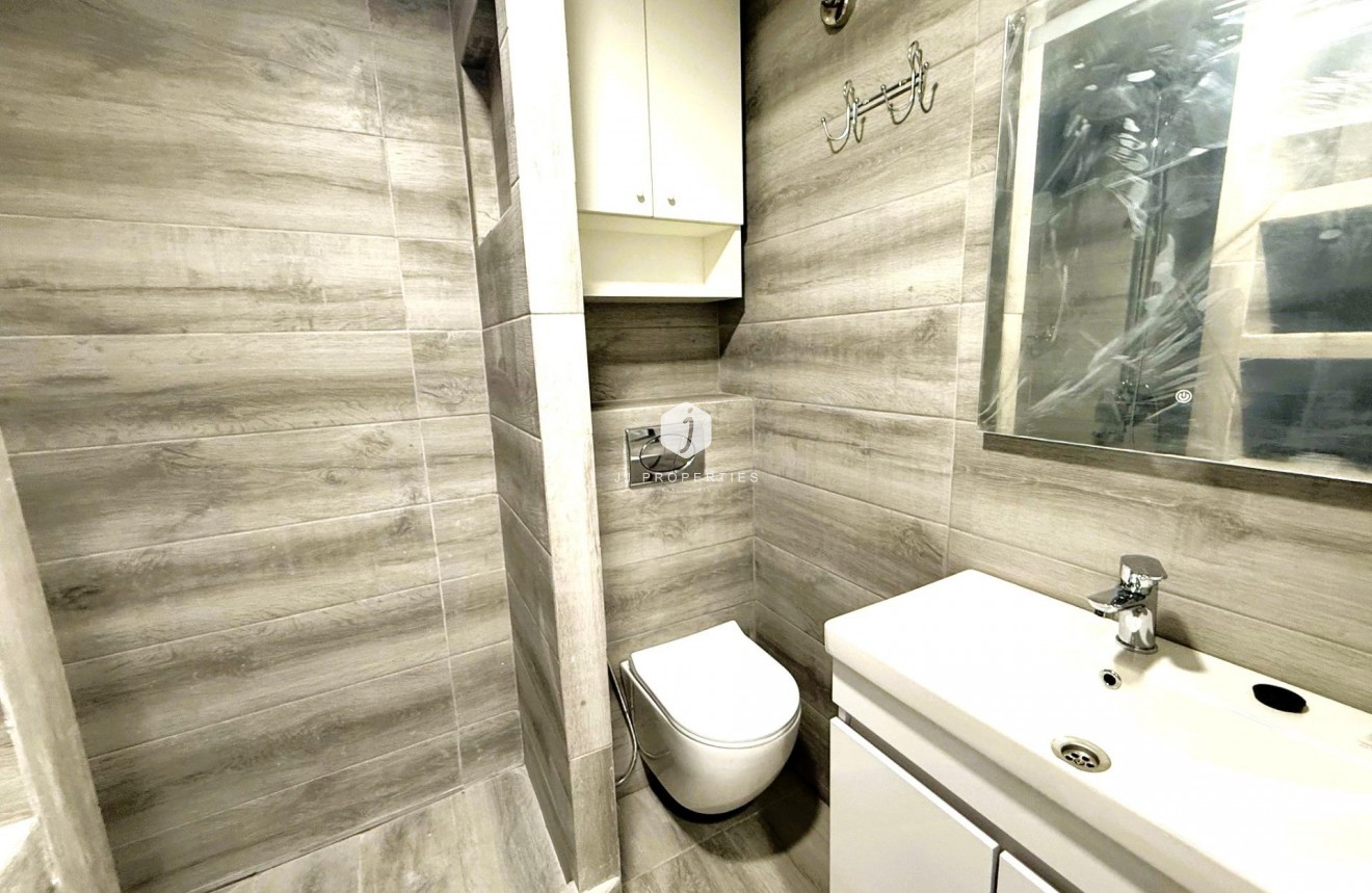 Z drugiej ręki - Dupleks -
Torrevieja - Centro