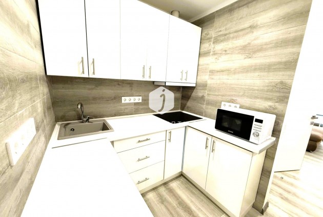 Z drugiej ręki - Dupleks -
Torrevieja - Centro