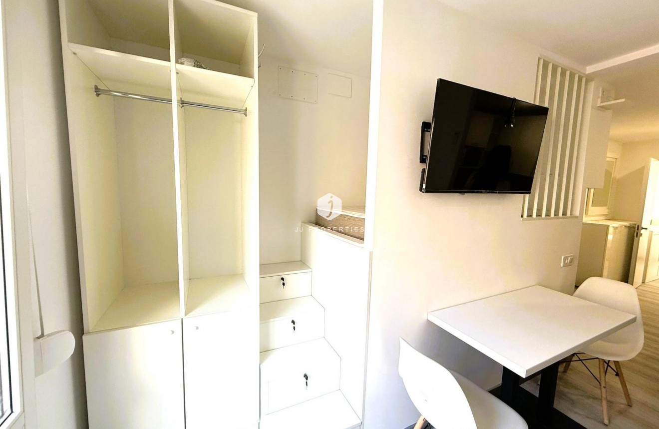 Z drugiej ręki - Dupleks -
Torrevieja - Centro