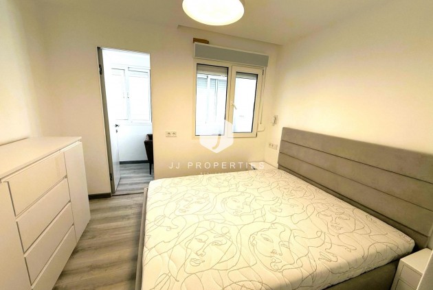 Z drugiej ręki - Dupleks -
Torrevieja - Centro