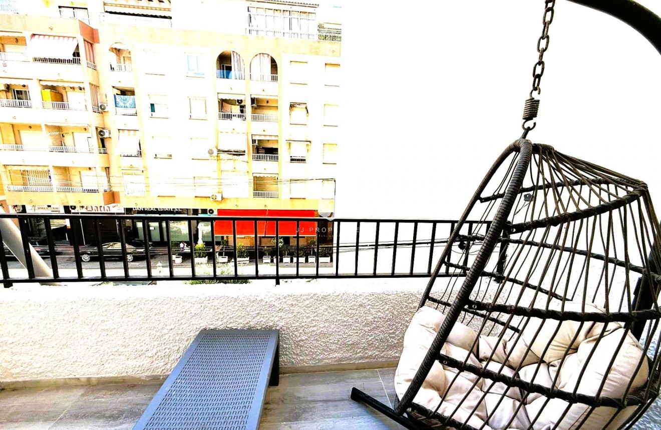 Z drugiej ręki - Dupleks -
Torrevieja - Centro