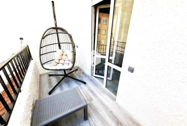 Z drugiej ręki - Dupleks -
Torrevieja - Centro