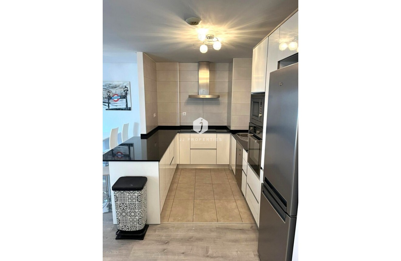 Z drugiej ręki - Mieszkanie w bloku -
Los Dolses - Inland