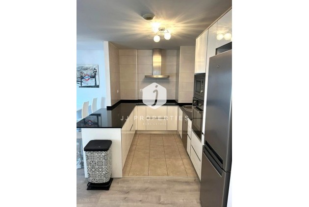 Z drugiej ręki - Mieszkanie w bloku -
Los Dolses - Inland