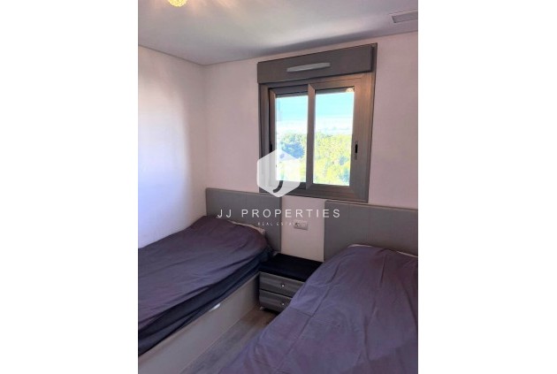 Z drugiej ręki - Mieszkanie w bloku -
Los Dolses - Inland