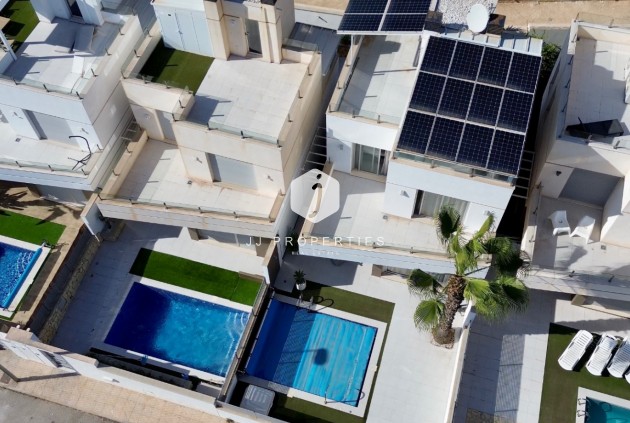 Z drugiej ręki - Villa -
Orihuela Costa - Costa Blanca