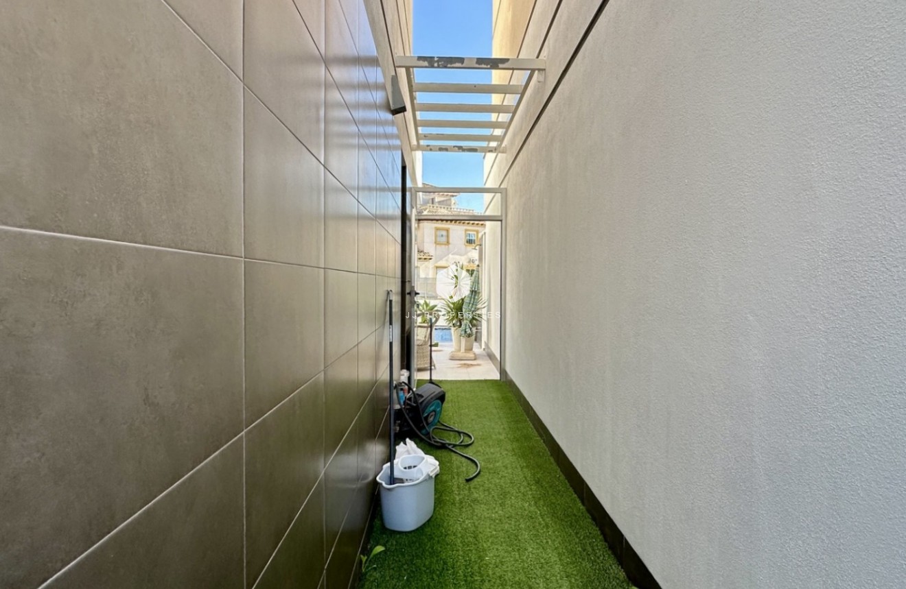 Z drugiej ręki - Villa -
Orihuela Costa - Costa Blanca