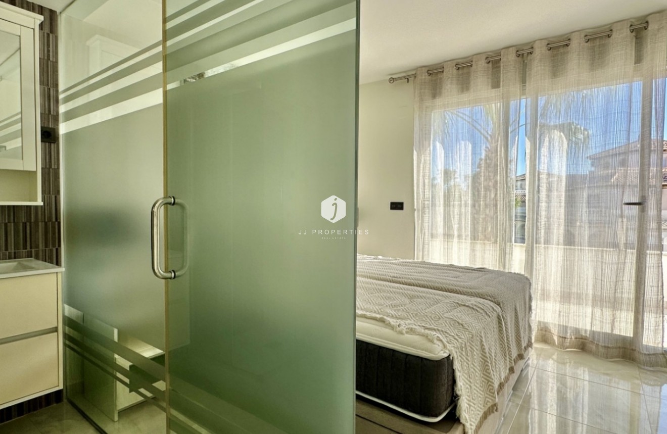 Z drugiej ręki - Villa -
Orihuela Costa - Costa Blanca