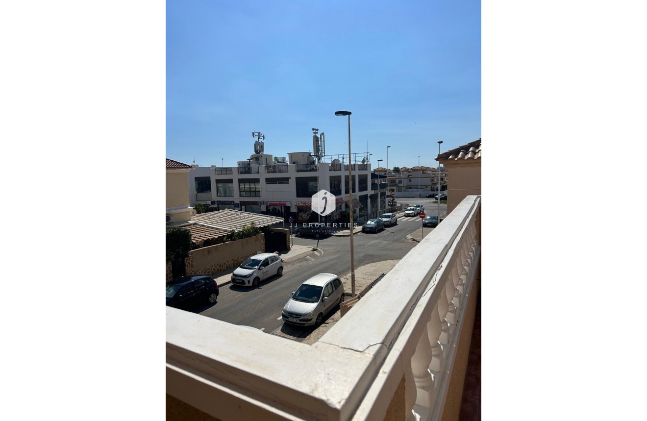 Z drugiej ręki - Bungalow -
Torrevieja - aguas nuevas