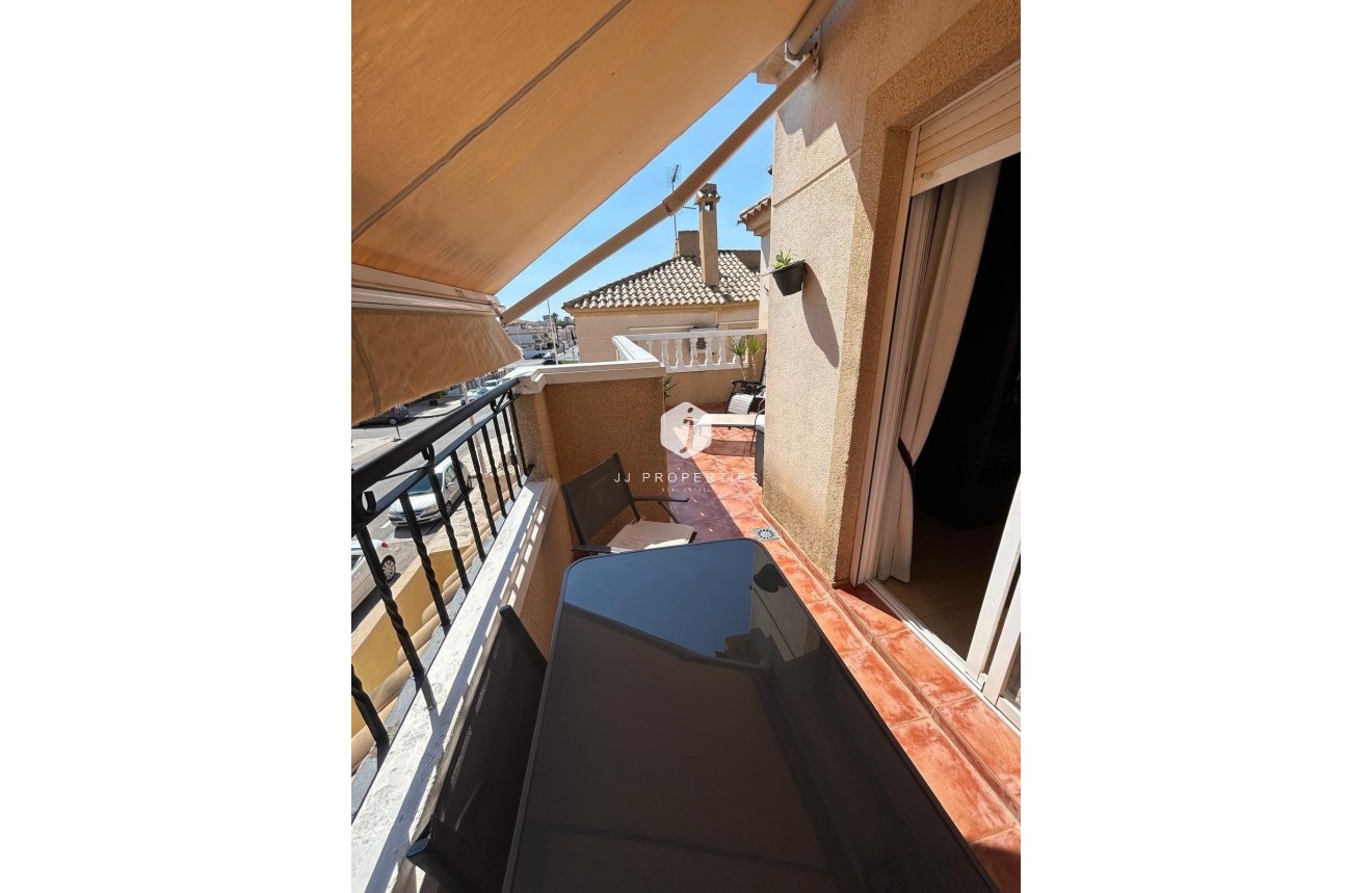 Z drugiej ręki - Bungalow -
Torrevieja - aguas nuevas