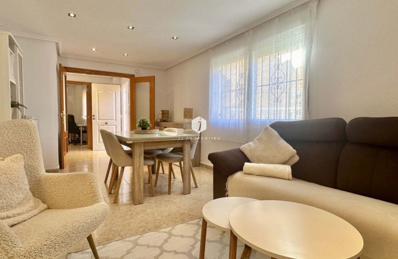 Z drugiej ręki - Szalet -
Orihuela Costa - Costa Blanca