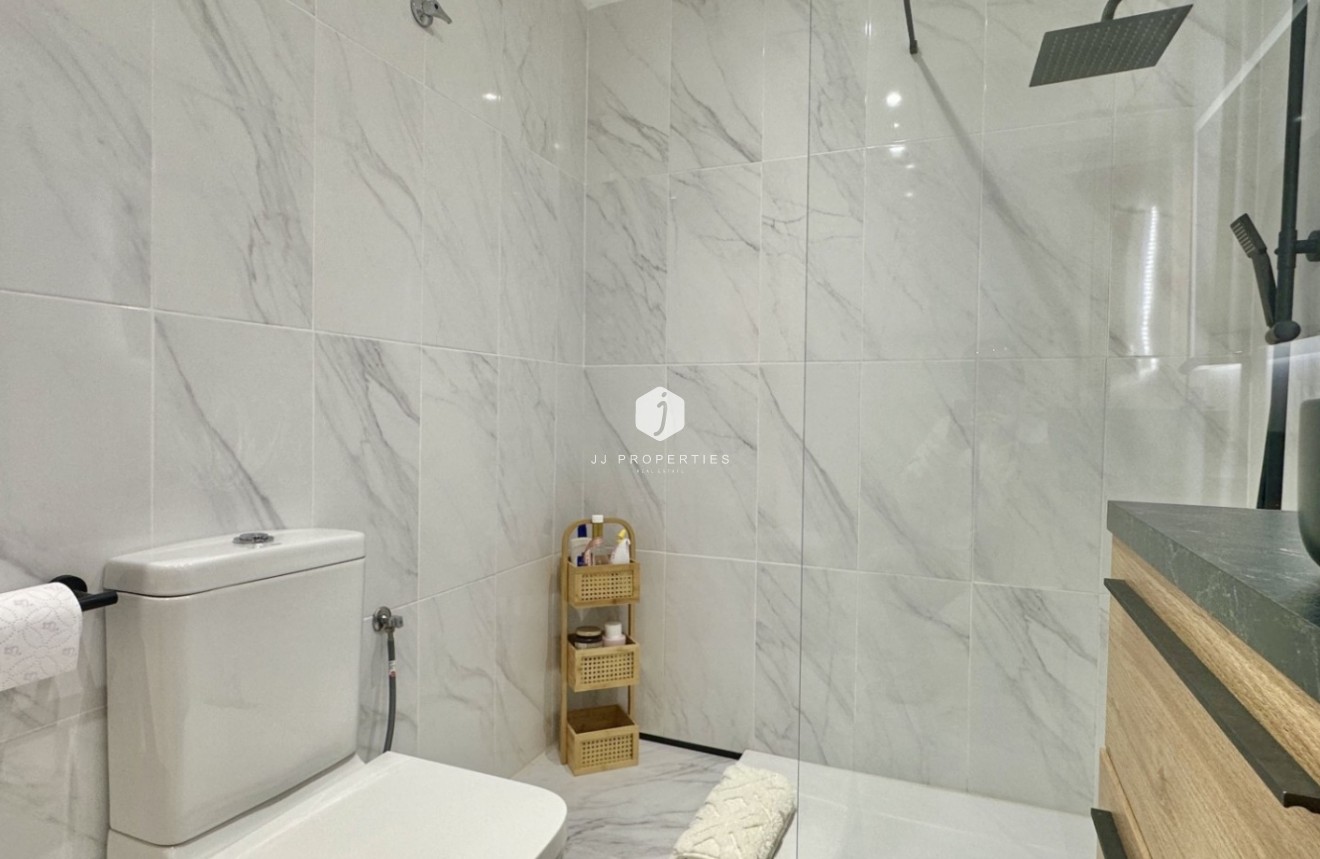 Z drugiej ręki - Szalet -
Orihuela Costa - Costa Blanca