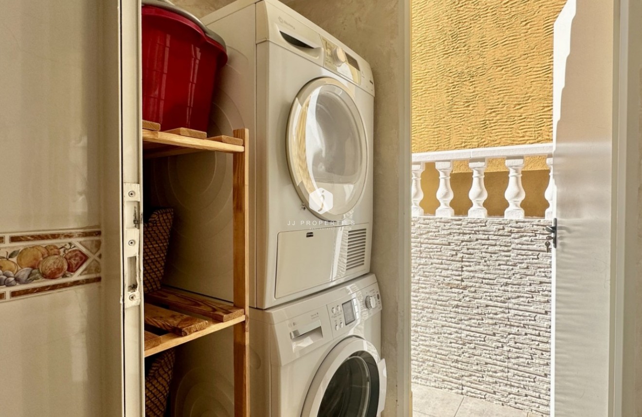 Z drugiej ręki - Szalet -
Orihuela Costa - Costa Blanca