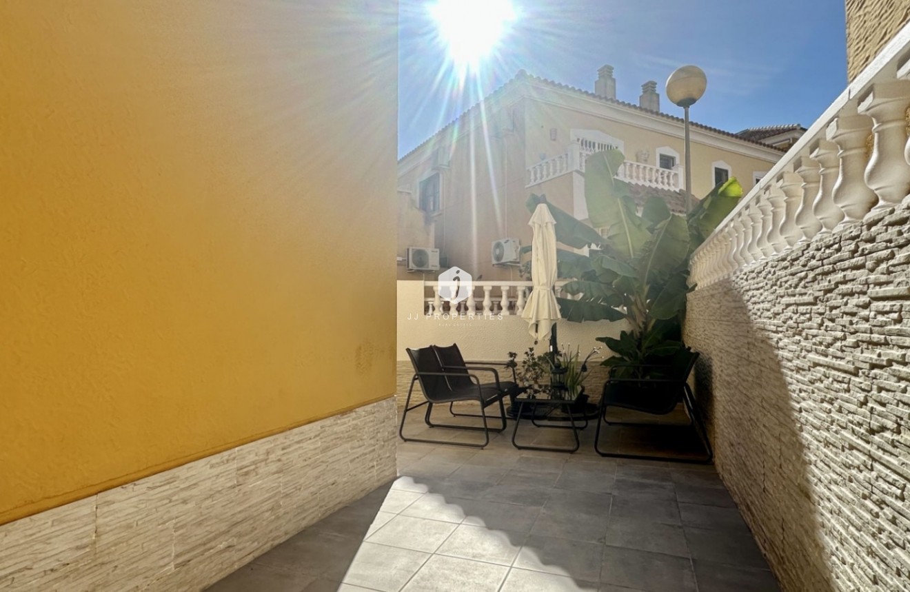 Z drugiej ręki - Szalet -
Orihuela Costa - Costa Blanca