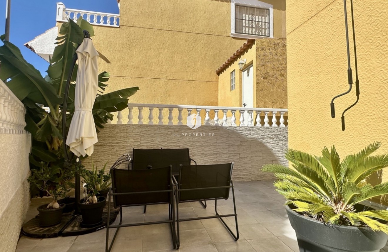 Z drugiej ręki - Szalet -
Orihuela Costa - Costa Blanca