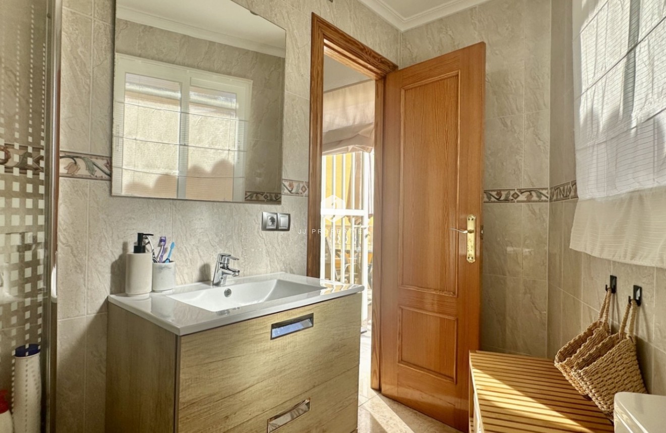 Z drugiej ręki - Szalet -
Orihuela Costa - Costa Blanca