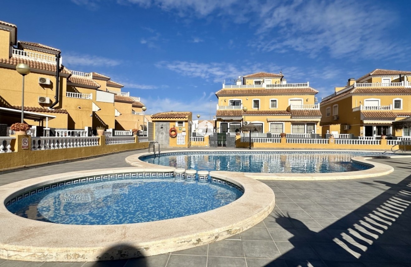 Z drugiej ręki - Szalet -
Orihuela Costa - Costa Blanca