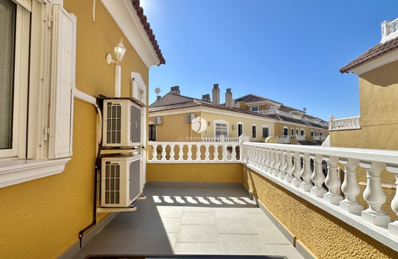 Z drugiej ręki - Szalet -
Orihuela Costa - Costa Blanca