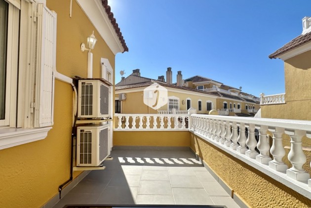 Z drugiej ręki - Szalet -
Orihuela Costa - Costa Blanca