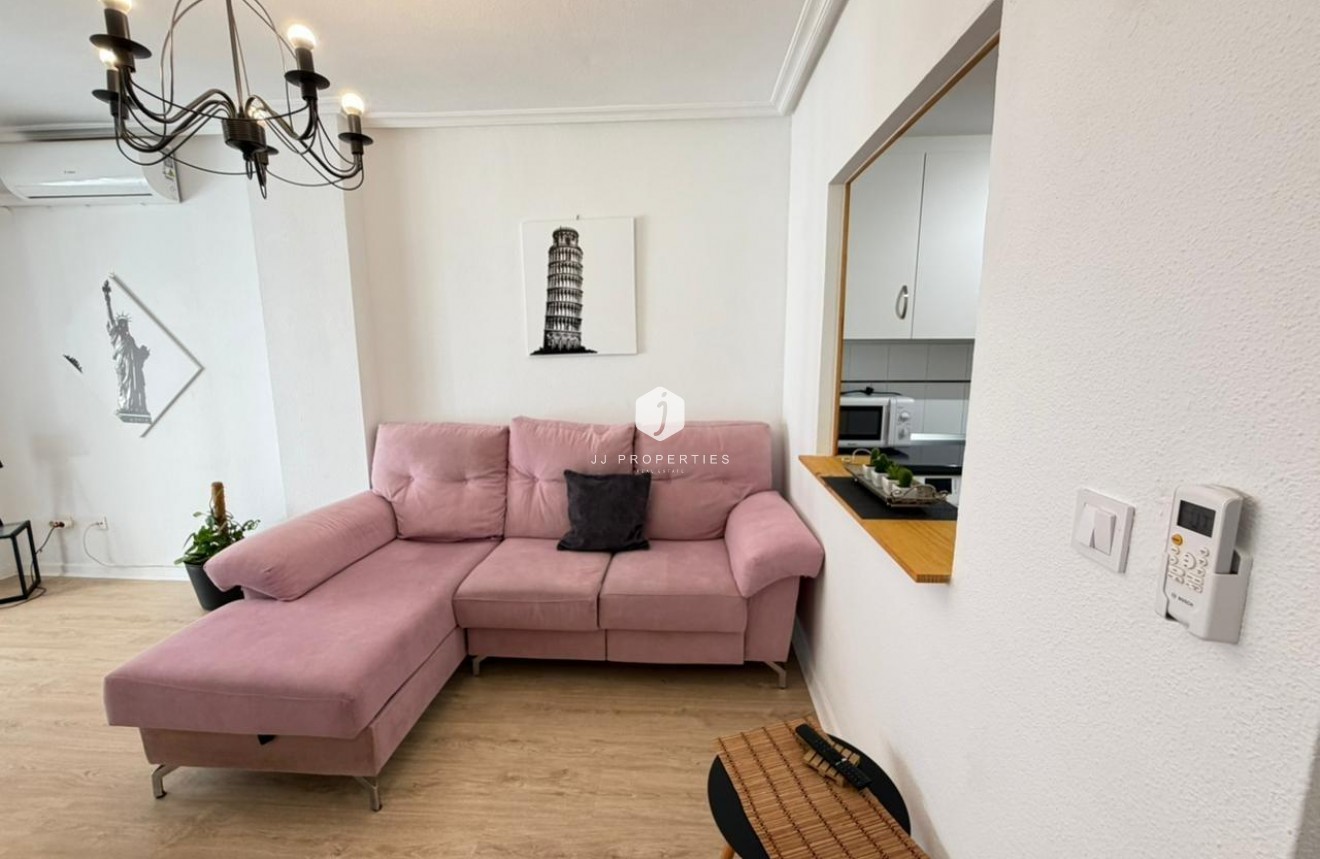 Z drugiej ręki - Mieszkanie w bloku -
Torrevieja - Playa del Cura