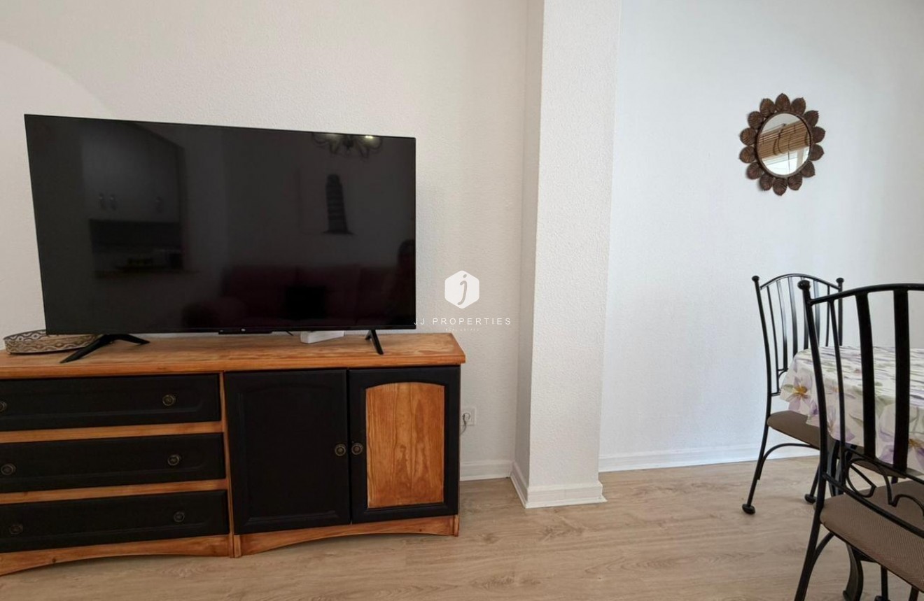 Z drugiej ręki - Mieszkanie w bloku -
Torrevieja - Playa del Cura