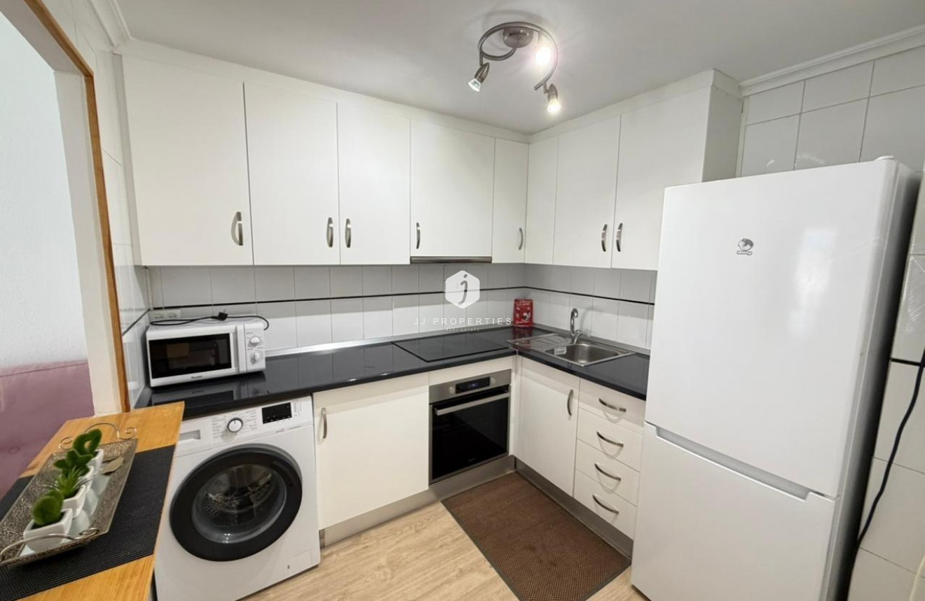 Z drugiej ręki - Mieszkanie w bloku -
Torrevieja - Playa del Cura