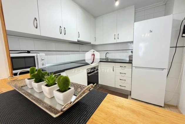 Z drugiej ręki - Mieszkanie w bloku -
Torrevieja - Playa del Cura