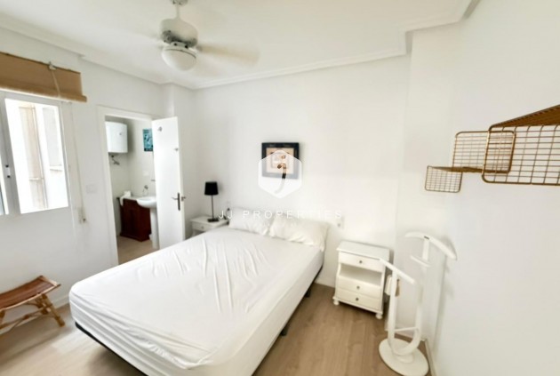 Z drugiej ręki - Mieszkanie w bloku -
Torrevieja - Playa del Cura