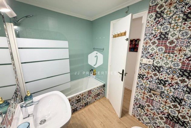 Z drugiej ręki - Mieszkanie w bloku -
Torrevieja - Playa del Cura