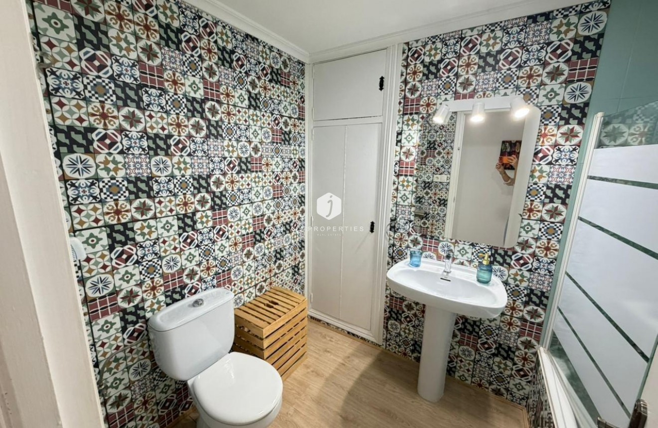 Z drugiej ręki - Mieszkanie w bloku -
Torrevieja - Playa del Cura