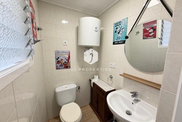 Z drugiej ręki - Mieszkanie w bloku -
Torrevieja - Playa del Cura