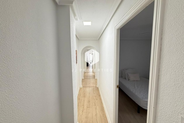 Z drugiej ręki - Mieszkanie w bloku -
Torrevieja - Playa del Cura