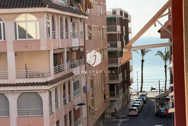 Z drugiej ręki - Mieszkanie w bloku -
Torrevieja - Playa del Cura