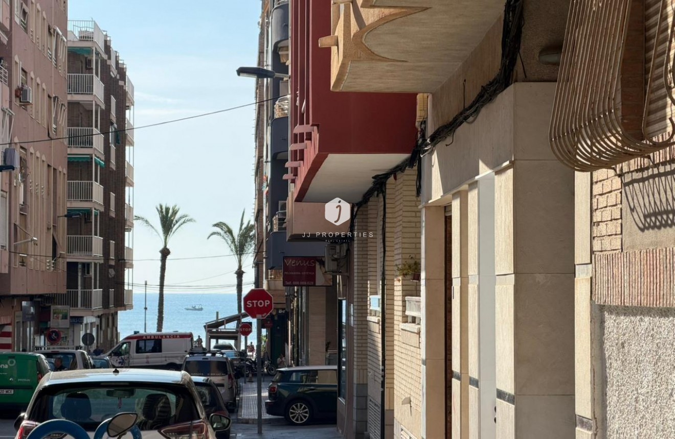 Z drugiej ręki - Mieszkanie w bloku -
Torrevieja - Playa del Cura