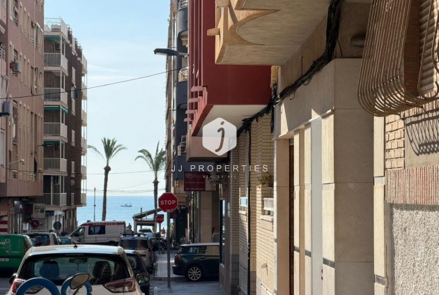 Z drugiej ręki - Mieszkanie w bloku -
Torrevieja - Playa del Cura